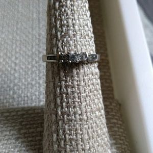 Diamond ring 10K white gold 1/4 tw